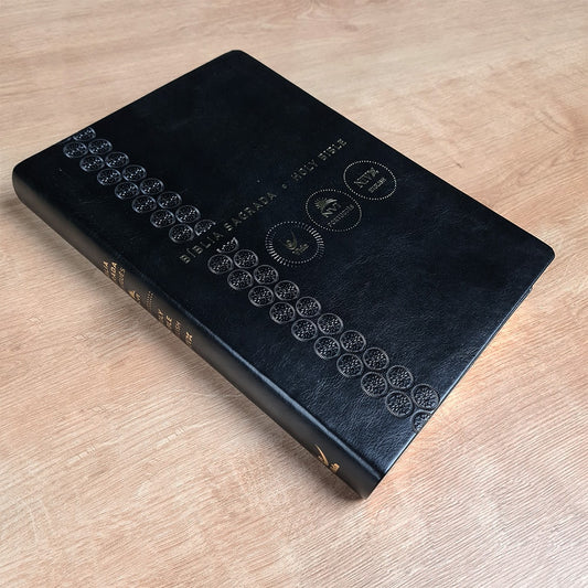 Bíblia Sagrada - Holy Bible | Português e Inglês | NVI Letra Normal | Preta