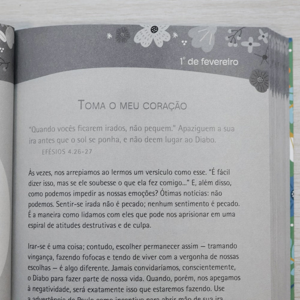 Devocional | O Dia Está Mais Bonito Porque Você Me Ama | Capa Brochura