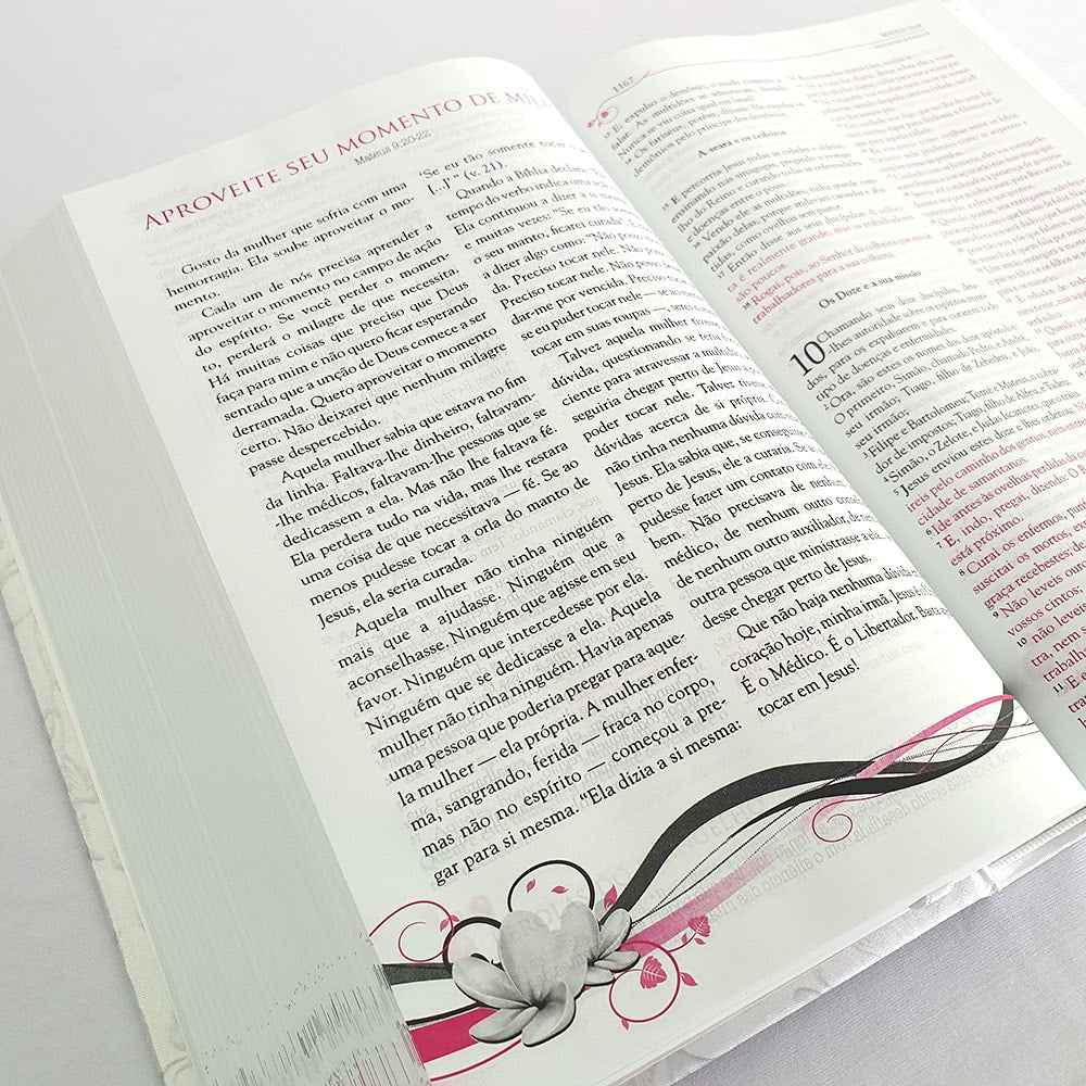 Bíblia de Estudo Mulher Tu estás Livre! | AEC | Capa Dura Luxo