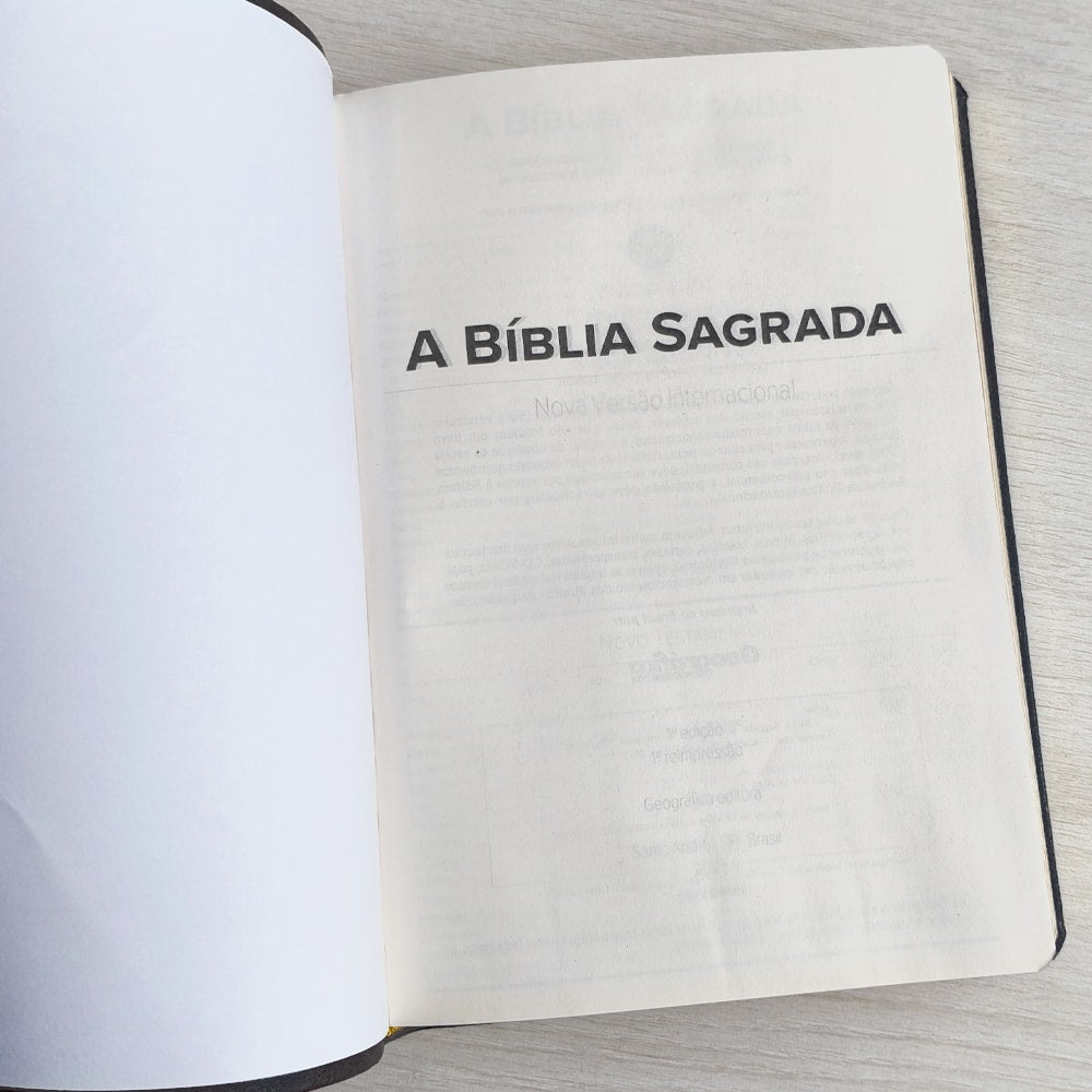 Bíblia Sagrada Slim | NVI | Letra Maior | Capa Luxo Marrom