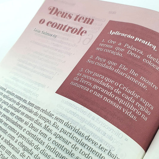 Bíblia de Toda Mulher | NAA | Capa Luxo Floral