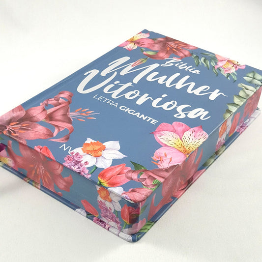 Bíblia da Mulher Vitoriosa | Letra Gigante | NVI | Capa Dura Floral Azul