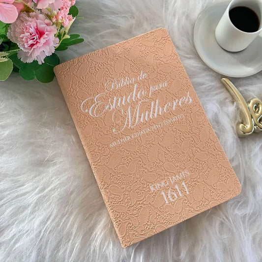 Bíblia de Estudo para Mulheres | BKJ 1611 | Letra normal | Capa Luxo Rose e Branco