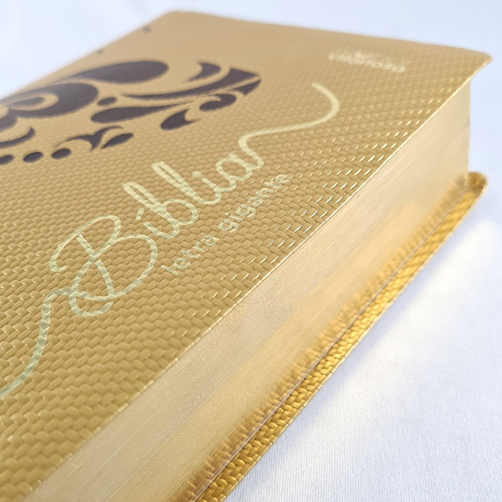 Bíblia da Mulher Vitoriosa | Letra Gigante | ARC | Dourada