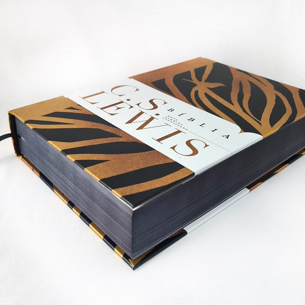 Bíblia C S Lewis | NAA | Leitura Perfeita | Capa Dura Preto e Dourado
