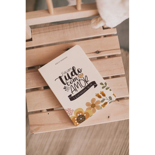 Bíblia Sagrada Façam Tudo Com Amor | NVI | Letra Normal | Flexível Soft Touch