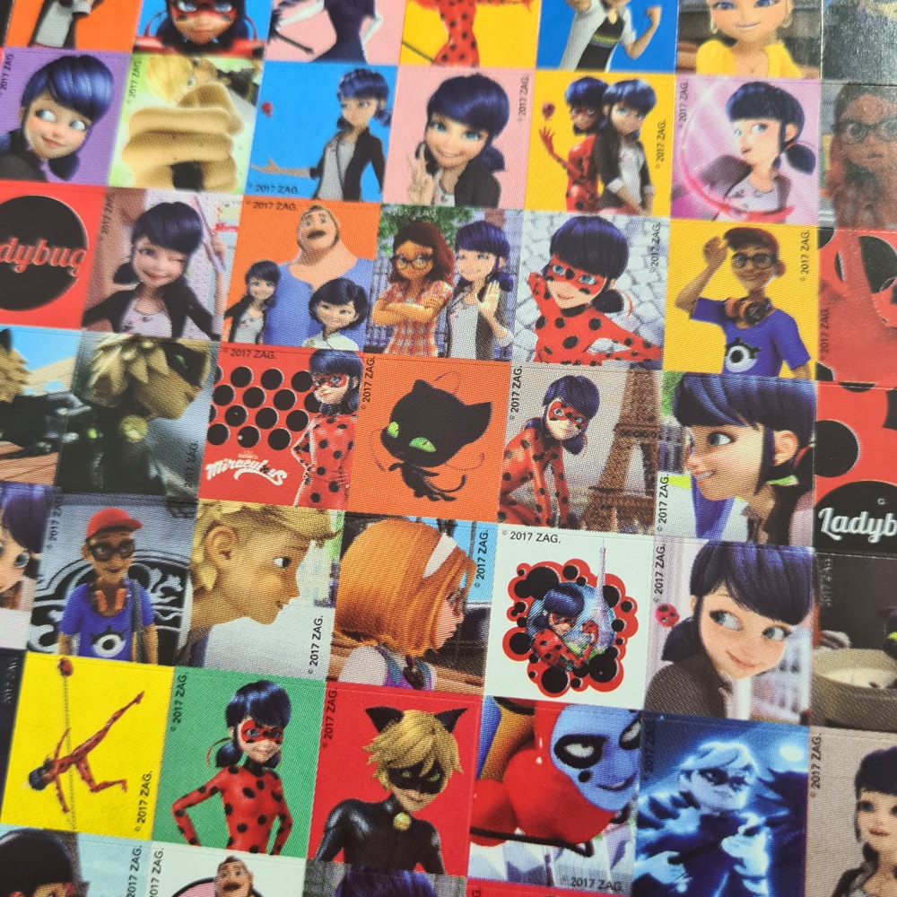 Super livro de adesivos Miraculous | 500 Adesivos