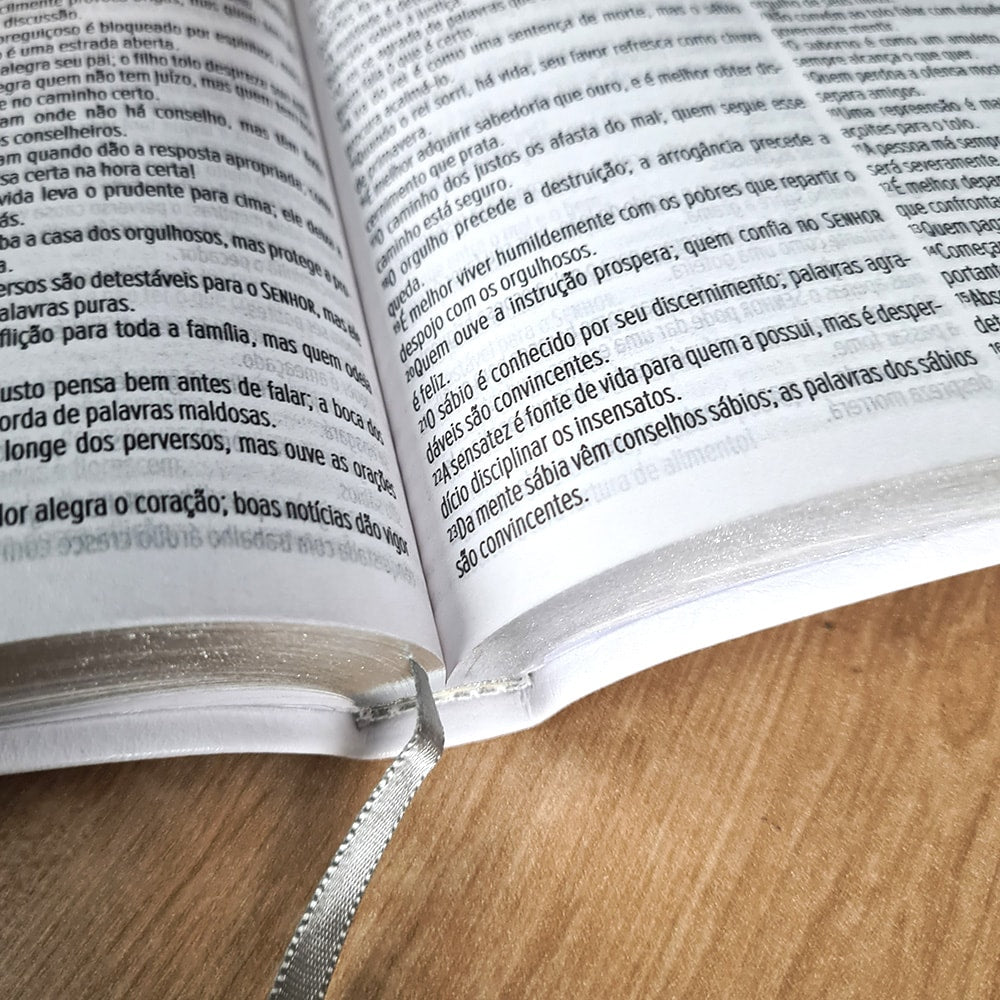 Bíblia Sagrada | NVT | Letra Normal | Capa Luxo Branca
