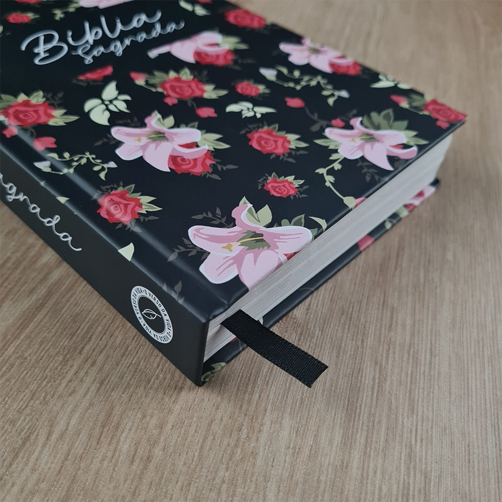 Bíblia Sagrada Rosas | NAA | Letra Normal | Capa Dura