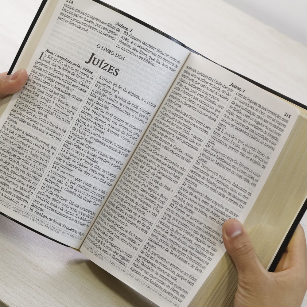 Bíblia do Culto do Ministro com Harpa Cristã e Corinhos | ARC | Letras ExtraGigante | Capa Luxo Preta