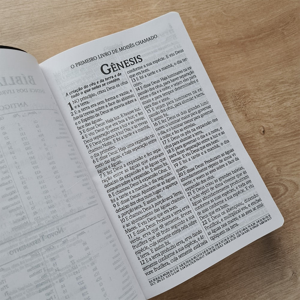 Bíblia do Culto com Harpa Cristã e Corinhos | ARC | Letra Gigante | Capa Luxo Preta Clássica