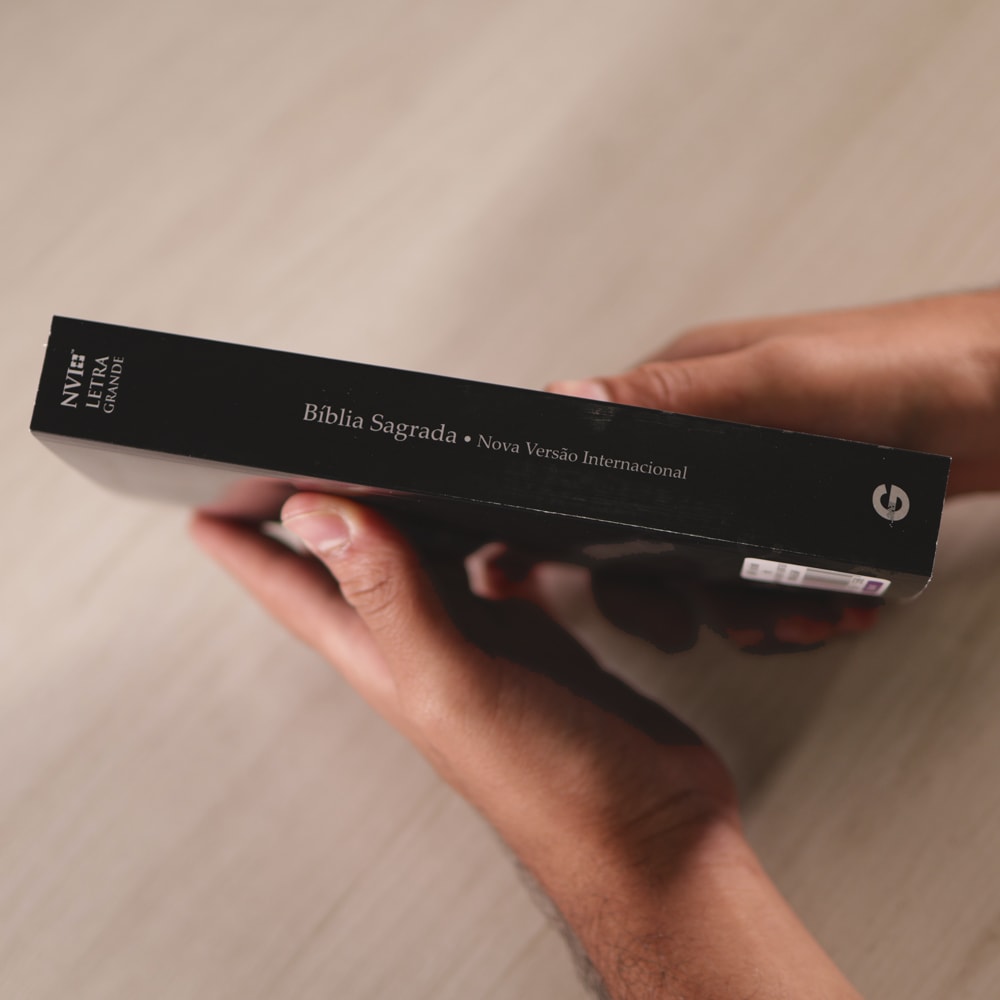 Bíblia Sagrada | NVI | Letra Grande | Capa Brochura Preta Espinhos
