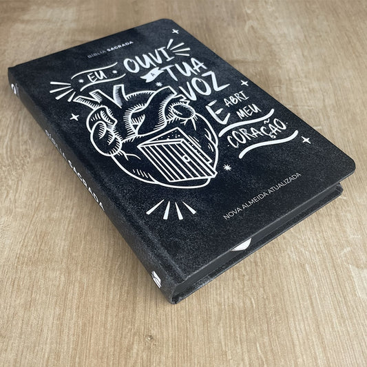 Bíblia Sagrada Lettering Abri meu Coração | NAA | Letra Normal | Capa Dura