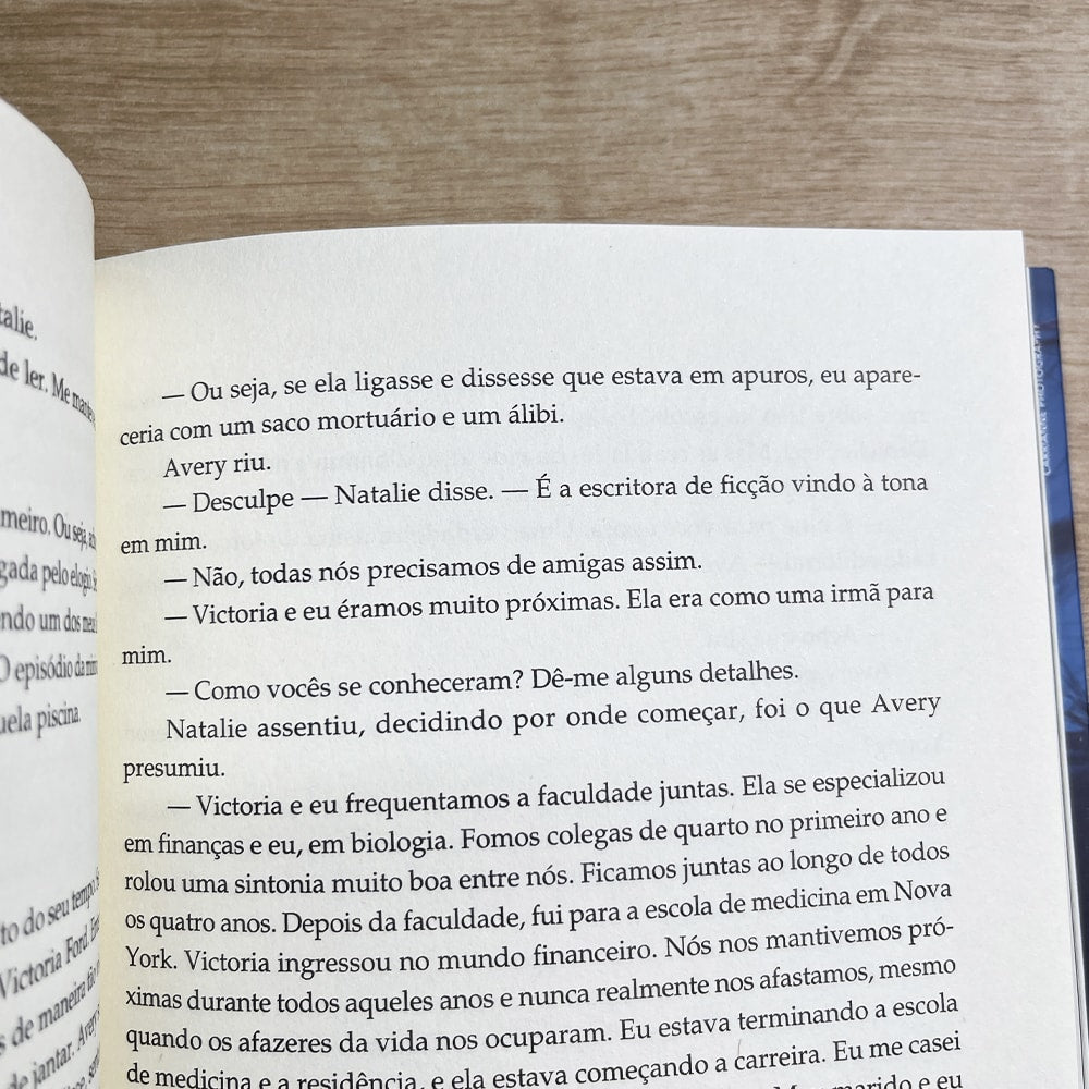 Procure Nas Cinzas | Charlie Donlea