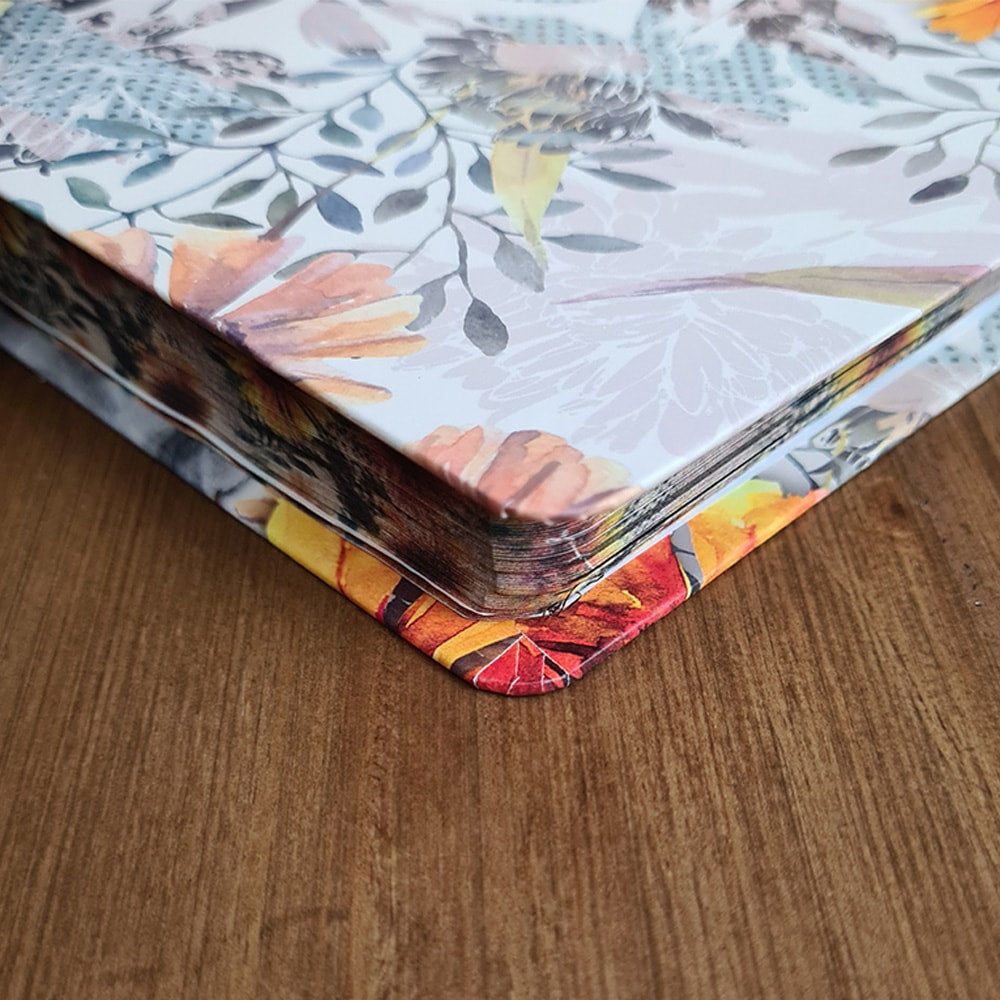Bíblia com Pautas para Anotações | ARC | Harpa e Corinhos | Letra Normal | Capa Dura Espiral Floral Abstrato