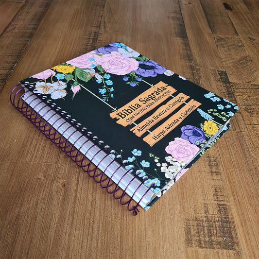 Bíblia com Pautas para Anotações | ARC | Harpa e Corinhos | Letra Normal | Capa Dura Espiral Jardim Preta