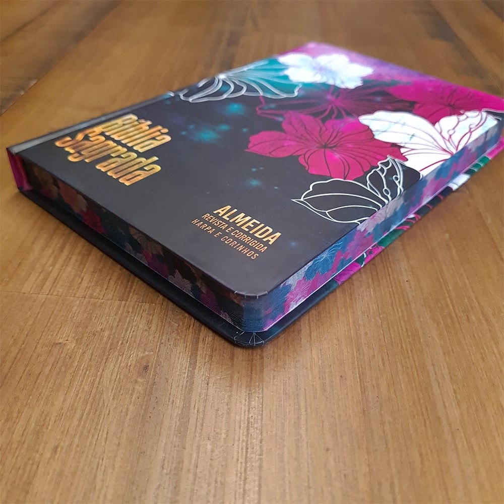 Bíblia Sagrada Slim | Harpa e Corinhos | ARC | Letra Normal | Capa Dura Floral Magenta