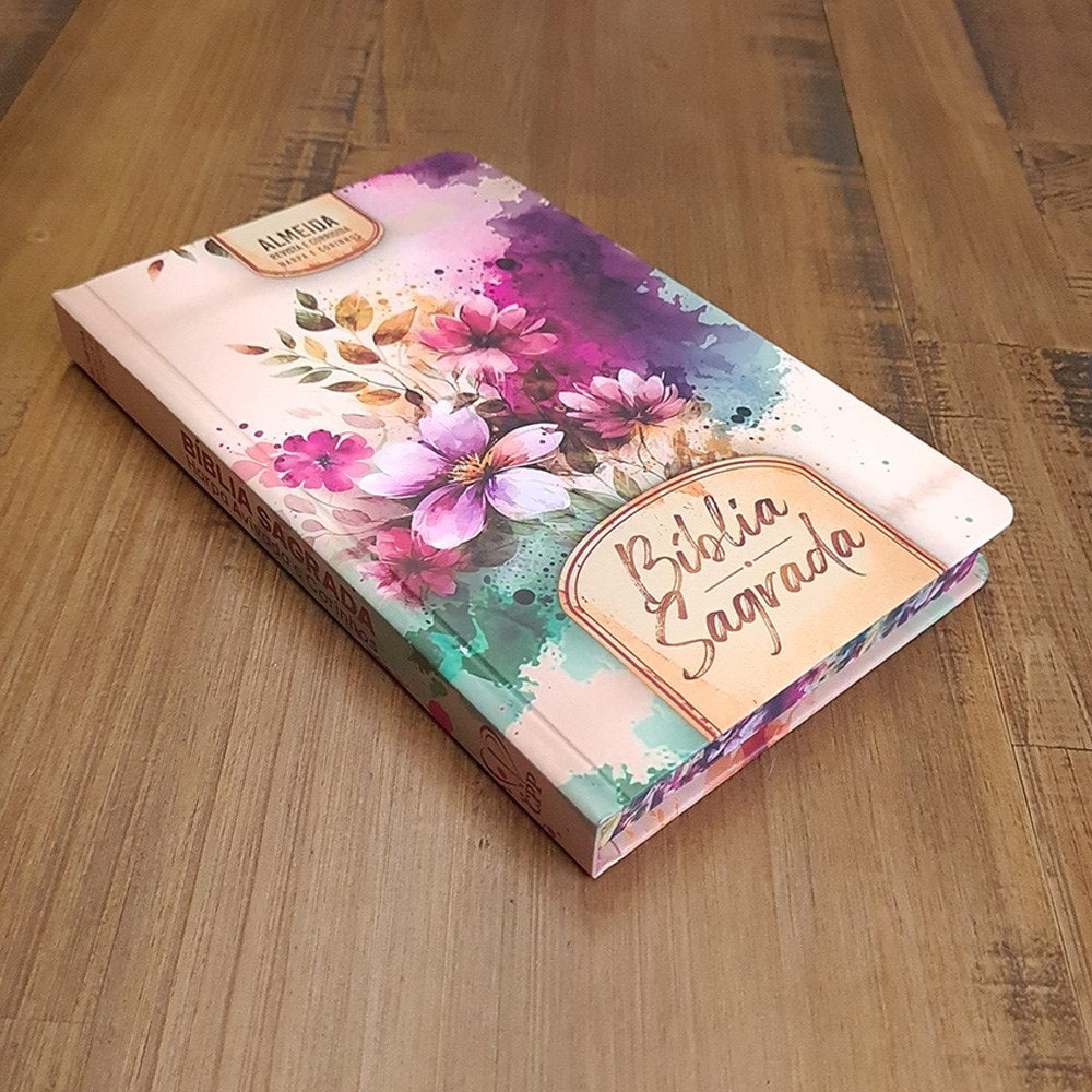 Bíblia Sagrada Slim | Harpa e Corinhos | ARC | Letra Normal | Capa Dura Flores e Folhas
