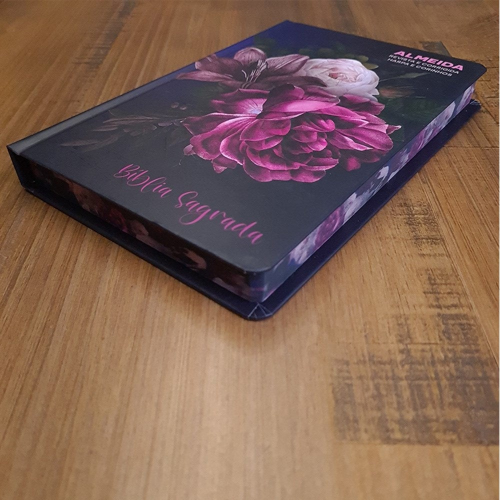 Bíblia Sagrada Slim | Harpa e Corinhos | ARC | Letra Normal | Capa Dura Arranjo Floral
