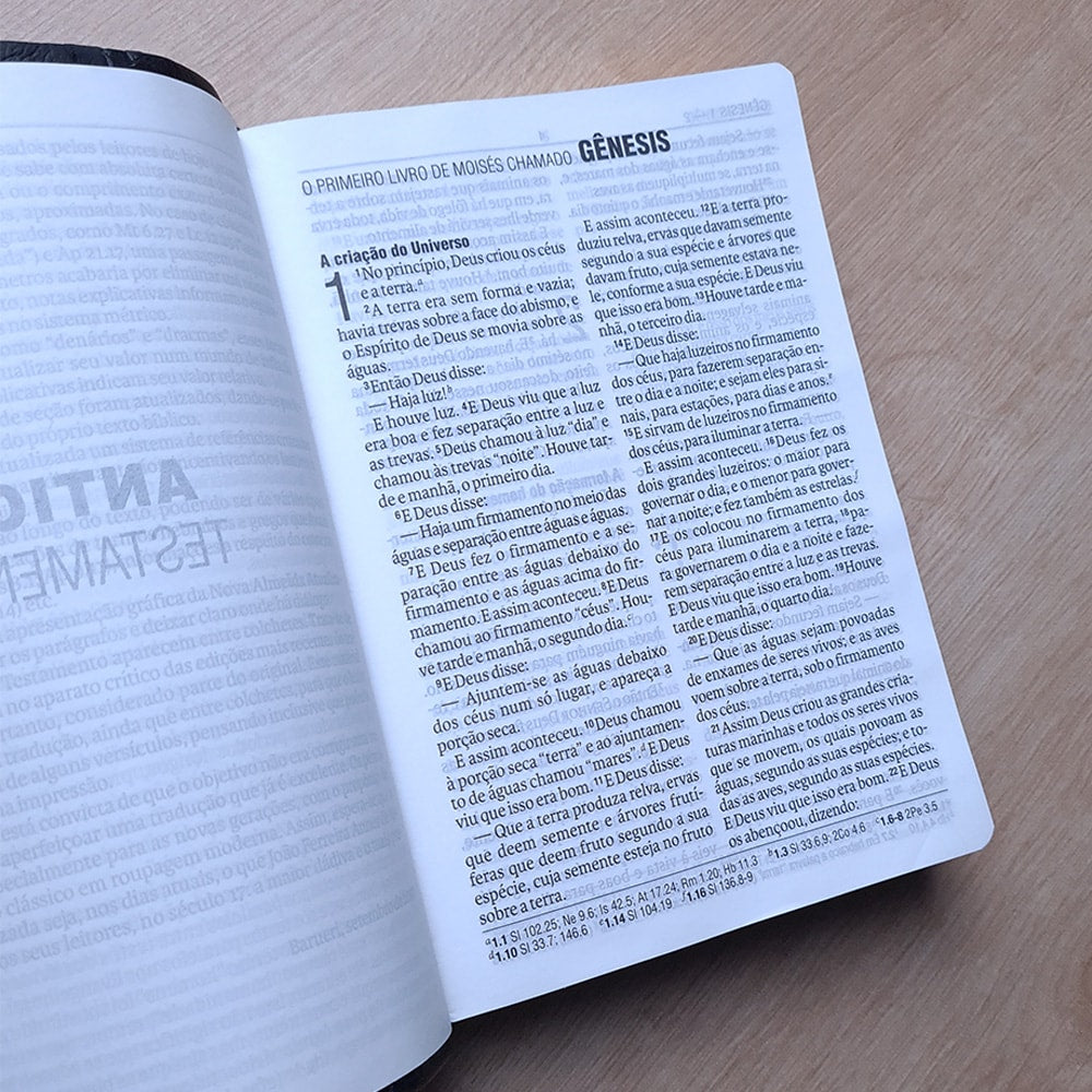 Bíblia Sagrada | NAA | Letra Gigante | Capa Couro Legítimo Preta