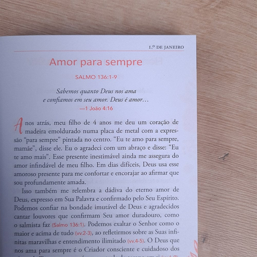 Devocional Deus me Ama | 366 Meditações para Mulheres por Mulheres