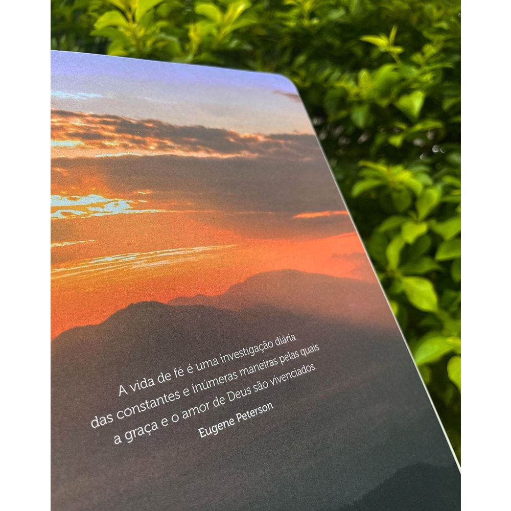 Glorify: Devocionais para Uma Vida Mais Conectada com Deus | Capa Dura