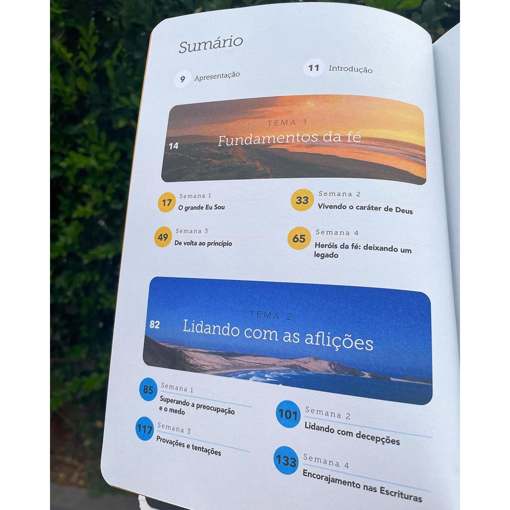 Glorify: Devocionais para Uma Vida Mais Conectada com Deus | Capa Dura