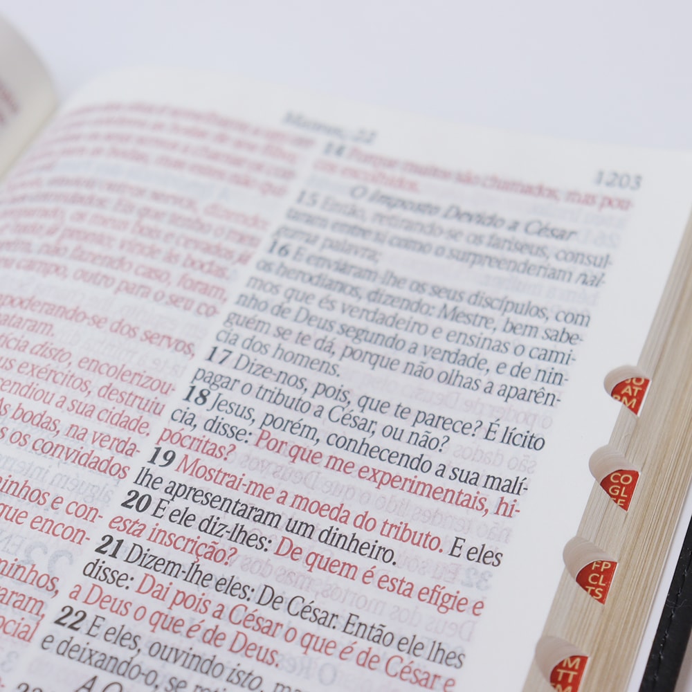 Bíblia Sagrada | ARC | Letra Jumbo | Capa Luxo Preta | Harpa Avivada e Corinhos