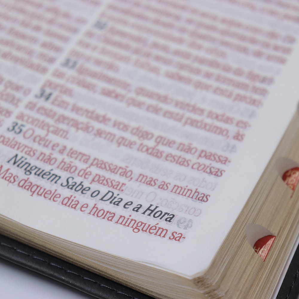 Bíblia Sagrada | ARC | Letra Jumbo | Capa Luxo Preta | Harpa Avivada e Corinhos