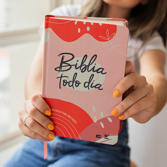 Bíblia Todo Dia com Espaço para Anotações | AM | Letra Normal | Capa Dura Aquarela