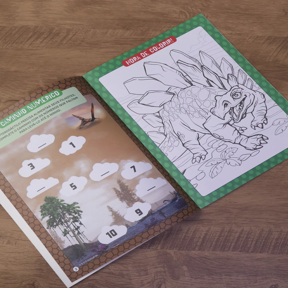 Dinossauros | Com Adesivos 3-D | 3 a 5 Anos