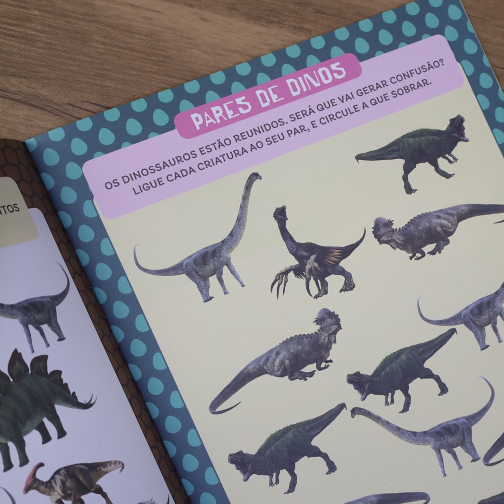Dinossauros | Com Adesivos 3-D | 3 a 5 Anos