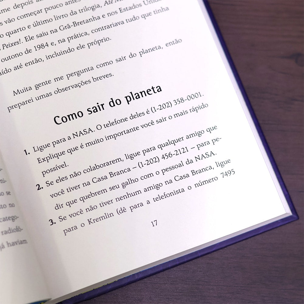 O Guia do Mochileiro das Galáxias |
Douglas Adams