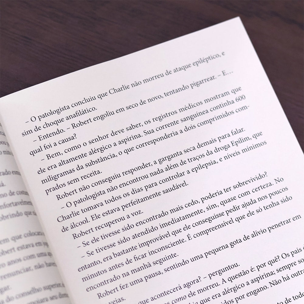Morte no Internato |
Lucinda Riley