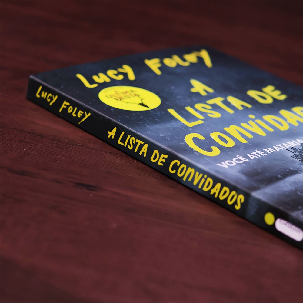 A Lista de Convidados |
Lucy Foley