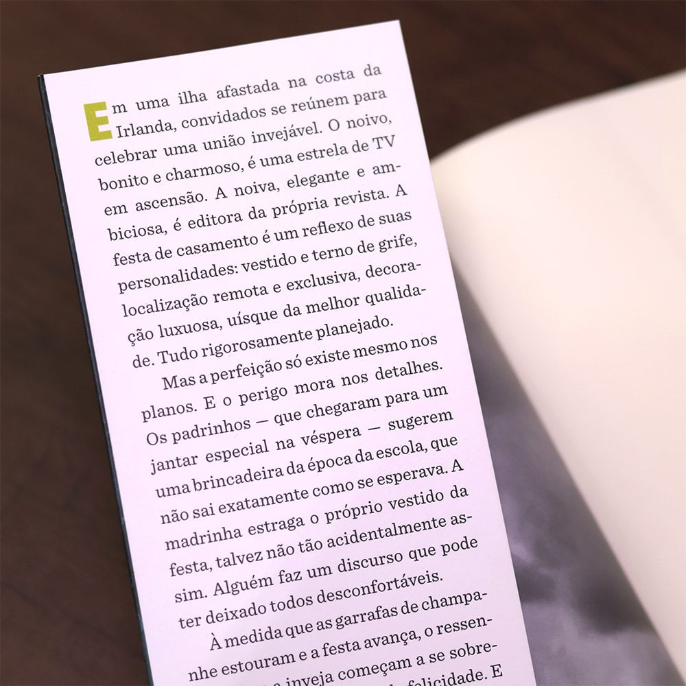 A Lista de Convidados |
Lucy Foley