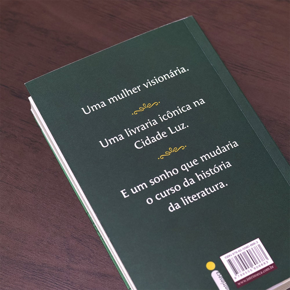 Livreira de Paris |
Kerri Maher