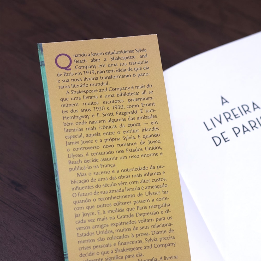 Livreira de Paris |
Kerri Maher
