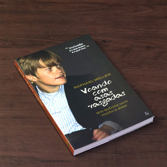 Voando com Asas Rasgadas | 
Raphael Müller