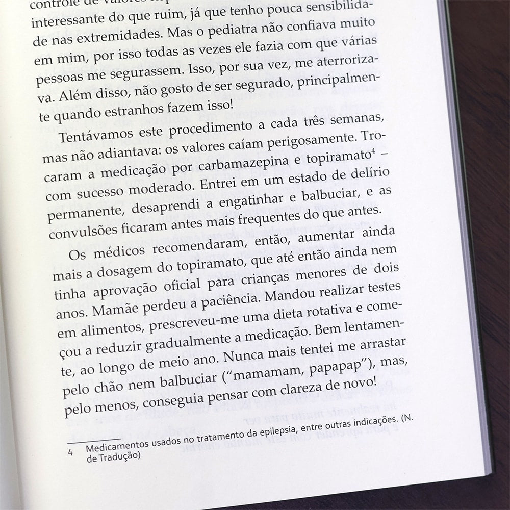 Voando com Asas Rasgadas |
Raphael Müller