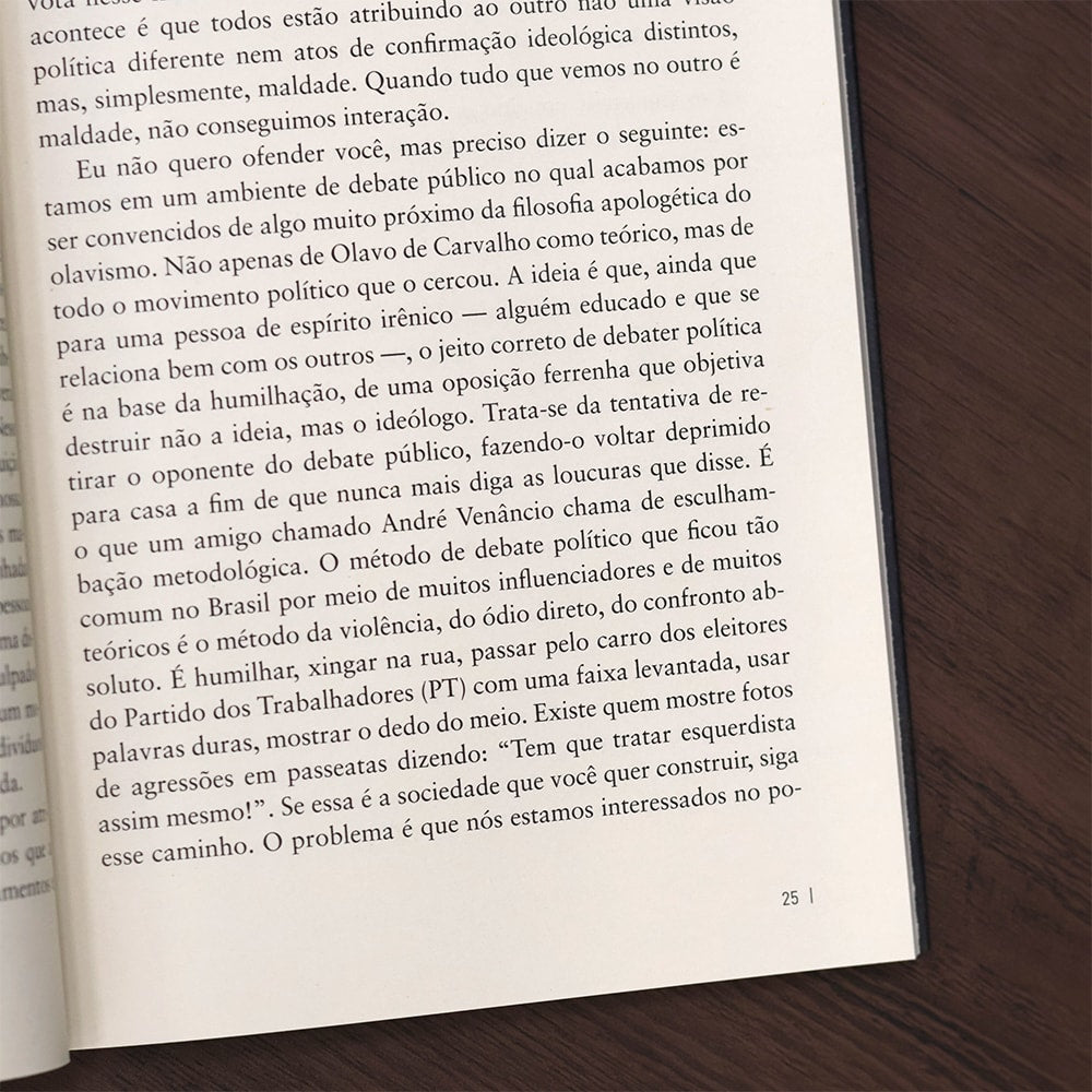 O Que Chamamos de Princípio é Quase Sempre o Fim |
Yago Martins