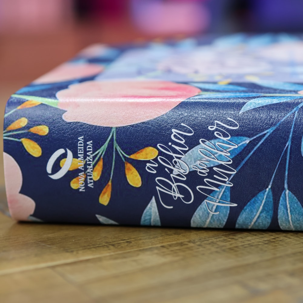 A Bíblia da Mulher | Portátil | NAA | Capa Tulipa Azul