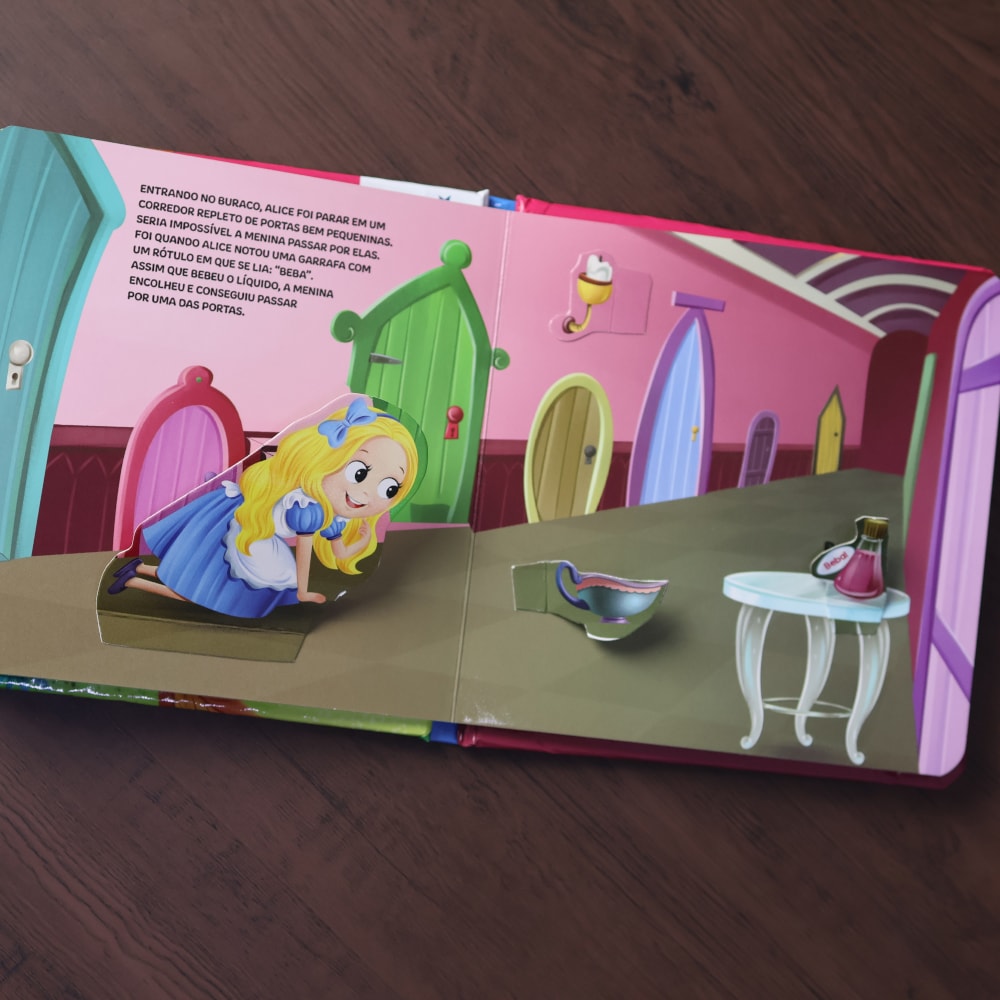Alice no Pais das Maravilhas | Com Abas Divertidas