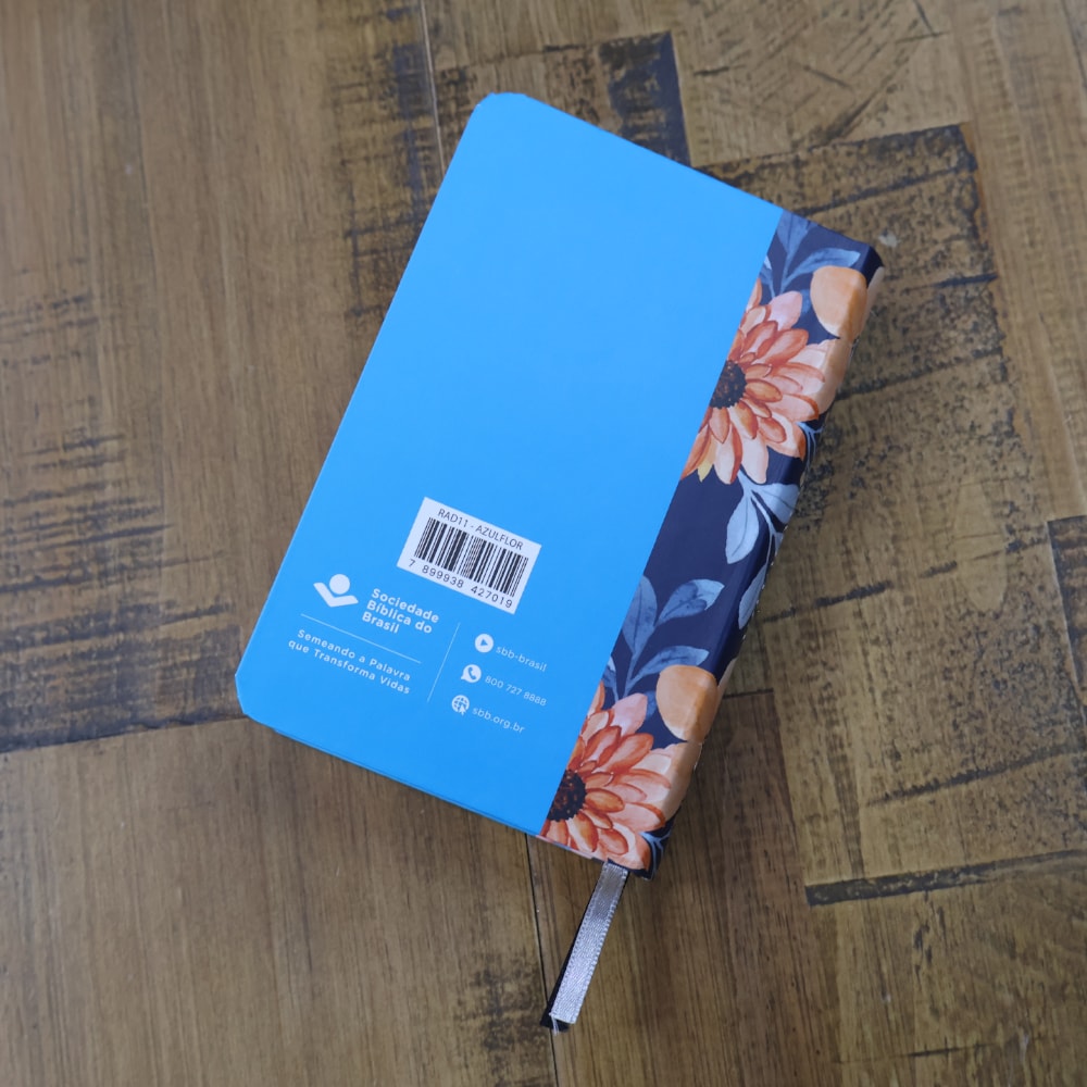 Bíblia Sagrada Azul Flor | ARA | Edição de Bolso