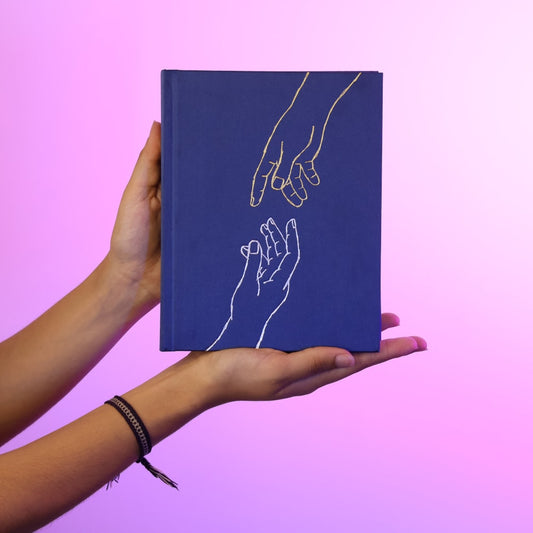 Bíblia Sagrada | NVI | Letra Normal | Espaço Anotações | Capa Dura | Mãos Que Oram