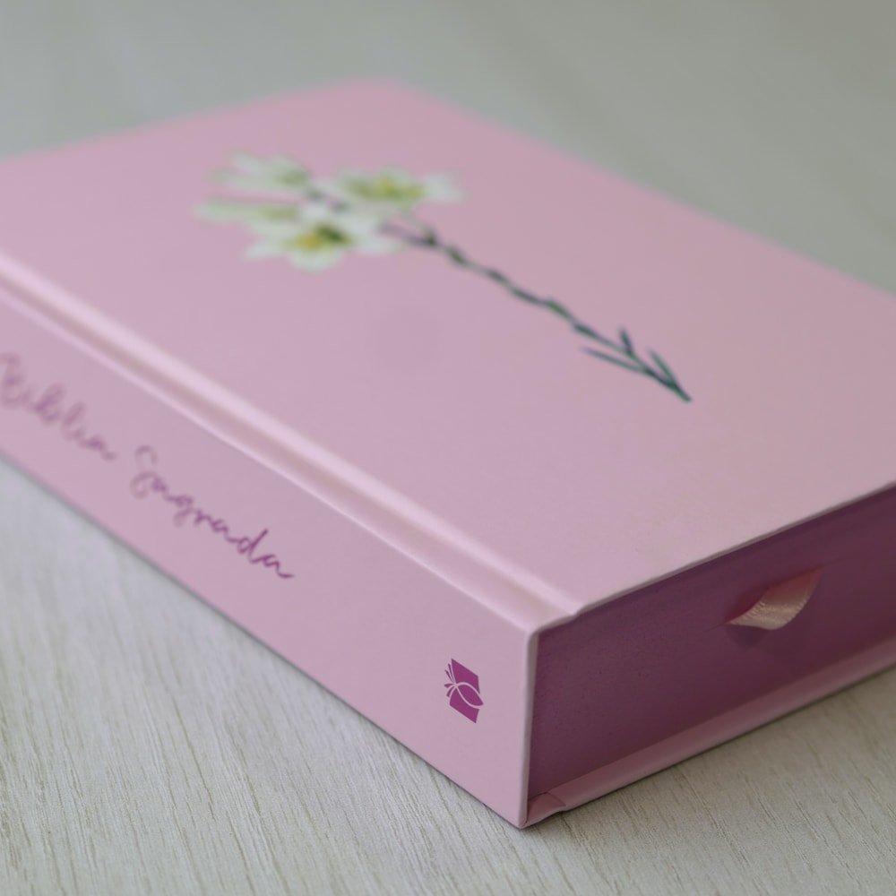 Bíblia Sagrada Lírios | NVI | Letra Maior | Capa Dura Rosa