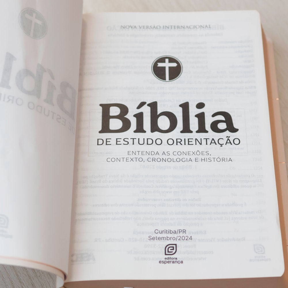 Bíblia Estudo Orientação | NVI | Letra Normal | Capa Rose Gold