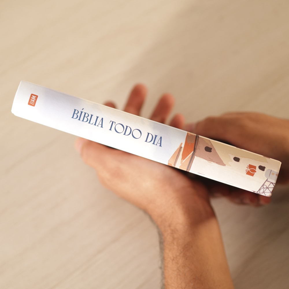 Bíblia Todo Dia com Espaço para Anotações | AM | Letra Normal | Capa Dura Cidade
