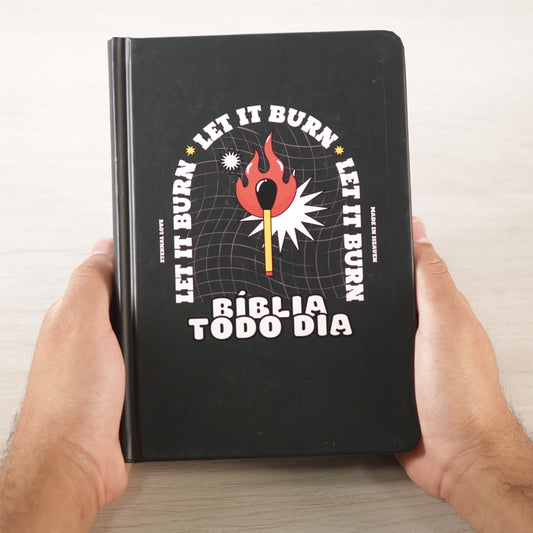 Bíblia Todo Dia com Espaço para Anotações | AM | Letra Normal | Capa Dura Let It Burn