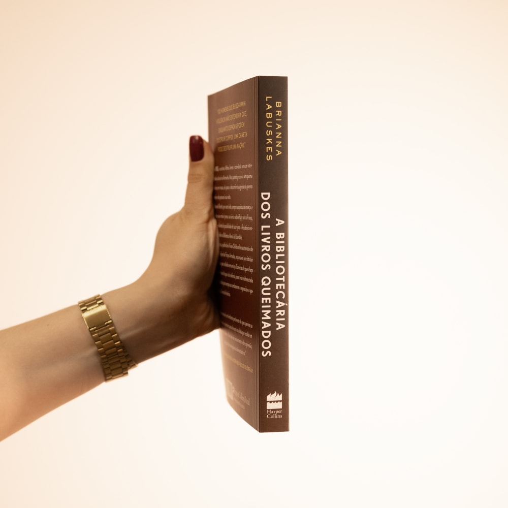 A Bibliotecária dos Livros Queimados | Brianna Labuskes